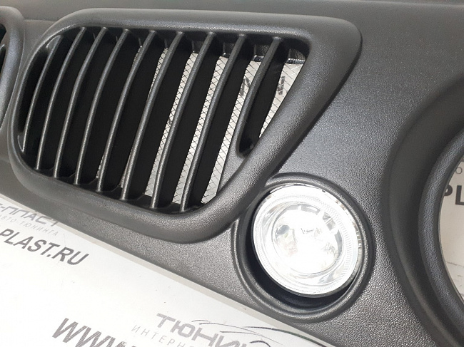 Решетка радиатора Нива 2121 "BMW" с ПТФ