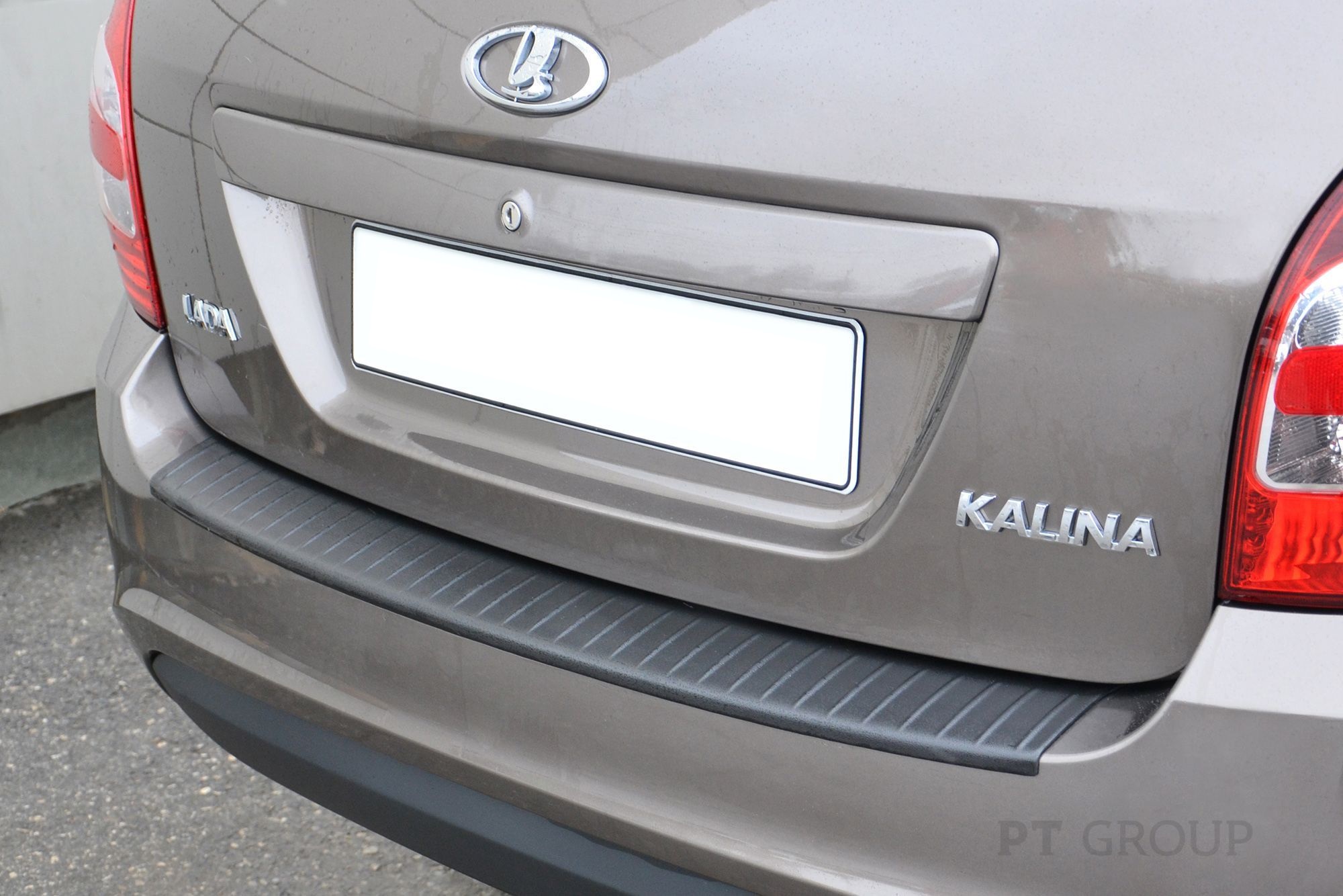 Накладка на задний бампер Калина 2/Гранта FL универсал "PT" (LKA111301)