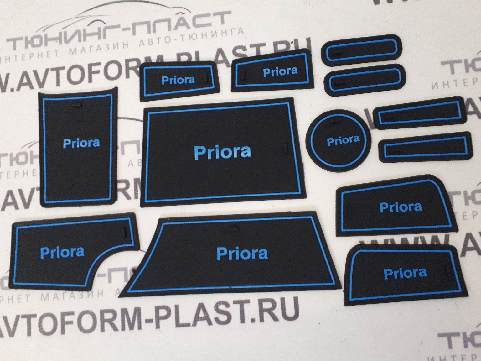 Коврики на панель Lada Priora.