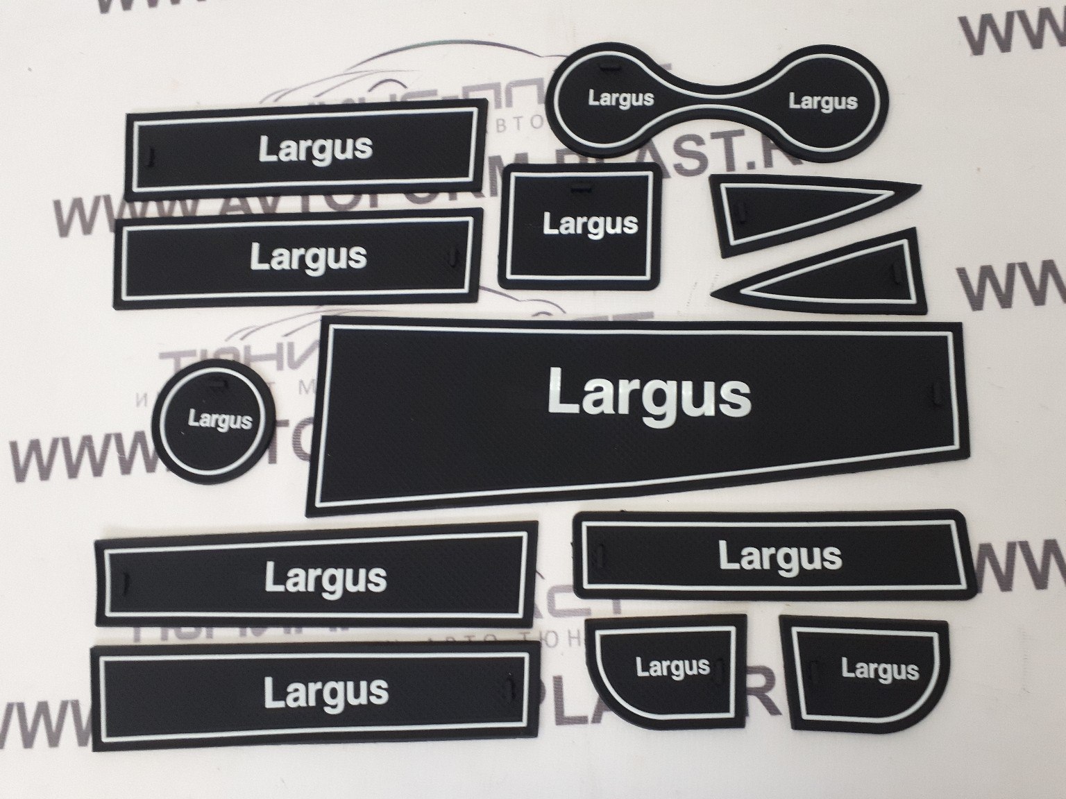 Коврики на панель Lada Largus