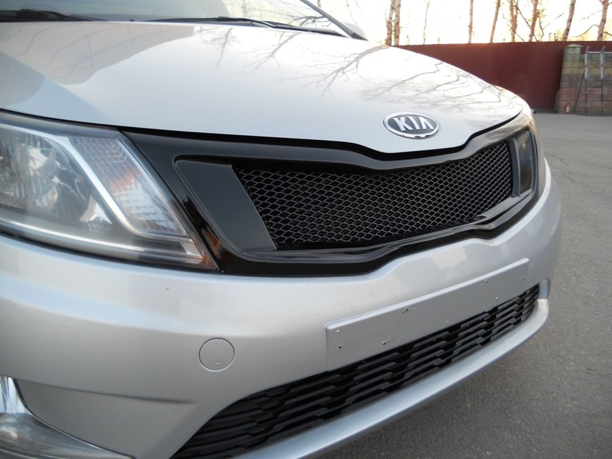 Решетка радиатора Kia Rio 3 "Fanat"