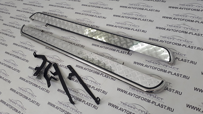 Защита порогов Hyundai Creta с алюм. площадкой 51 мм из нерж.стали (2016-)